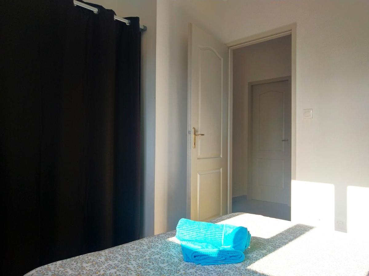 Le Clos Andree - Charmante Maison 8 Personnes - 5 Lits - Climatisation Reversible - Parking 3 Vehicules - Garage - Zone Nord - Terrasse Et Jardin