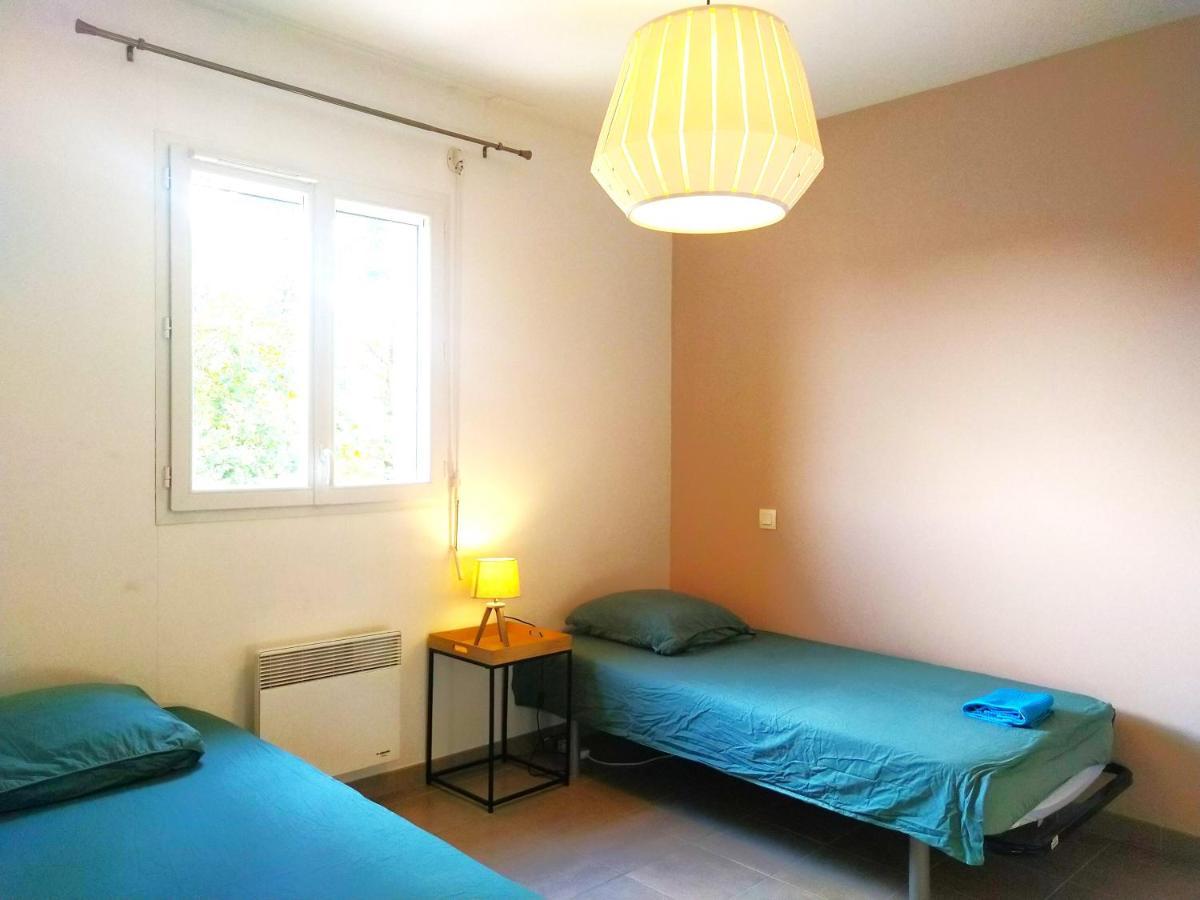 Le Clos Andree - Charmante Maison 8 Personnes - 5 Lits - Climatisation Reversible - Parking 3 Vehicules - Garage - Zone Nord - Terrasse Et Jardin