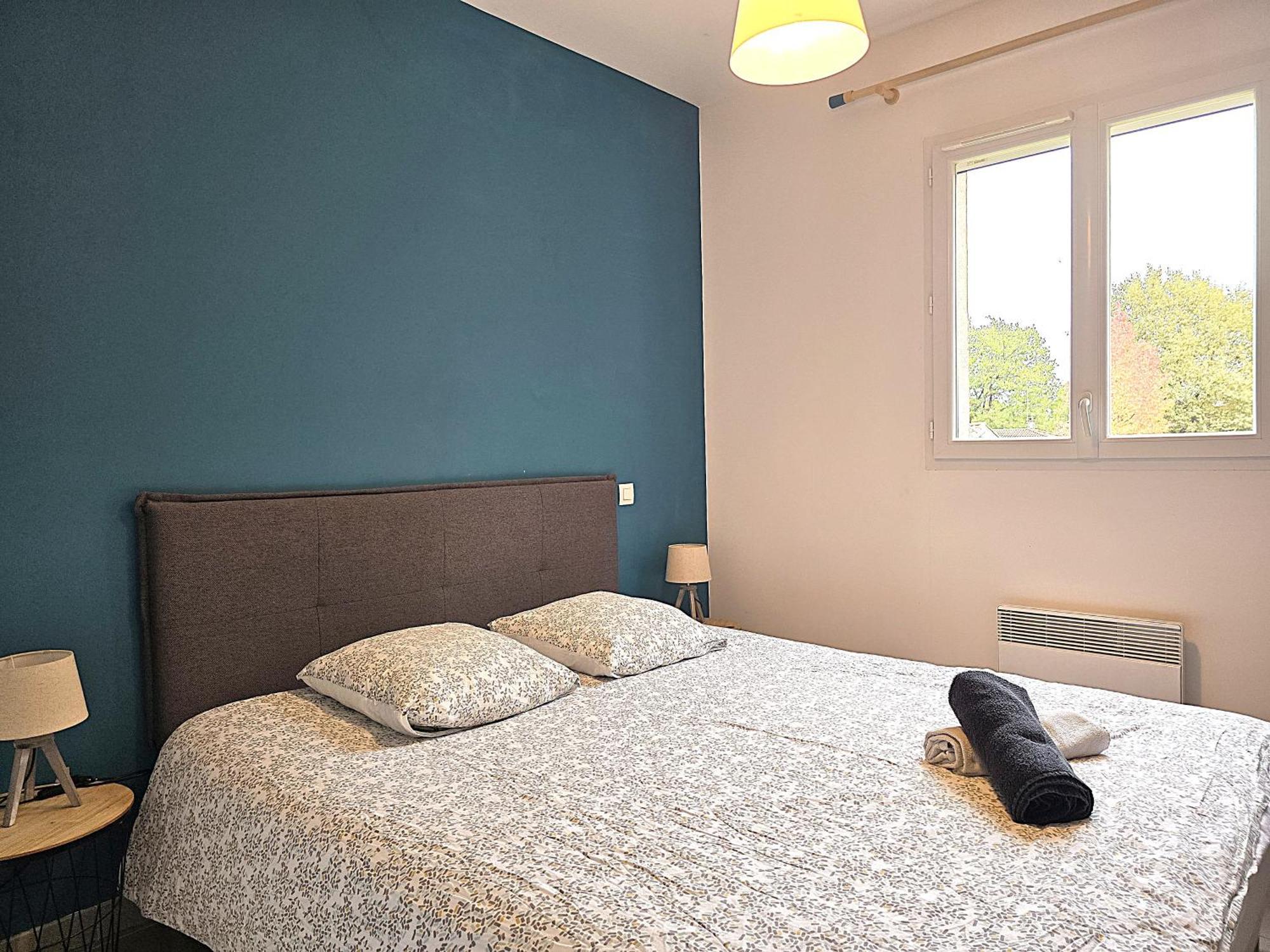 Le Clos Andree - Charmante Maison 8 Personnes - 5 Lits - Climatisation Reversible - Parking 3 Vehicules - Garage - Zone Nord - Terrasse Et Jardin *